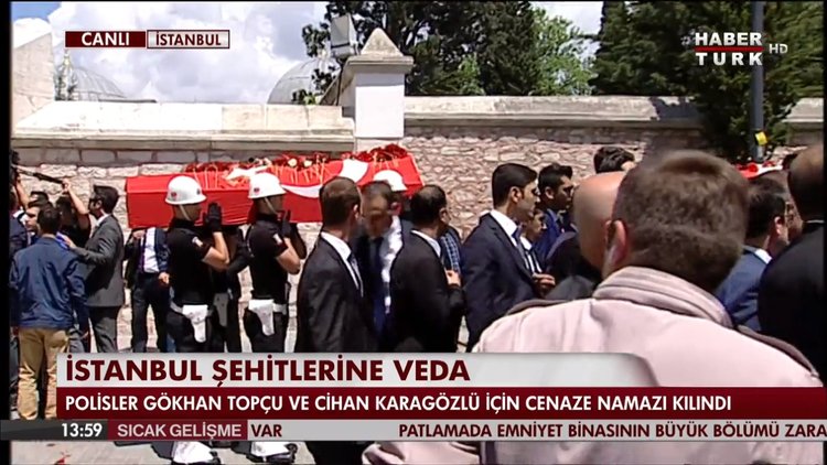 Vezneciler'de şehit olan polisler için Fatih'te tören