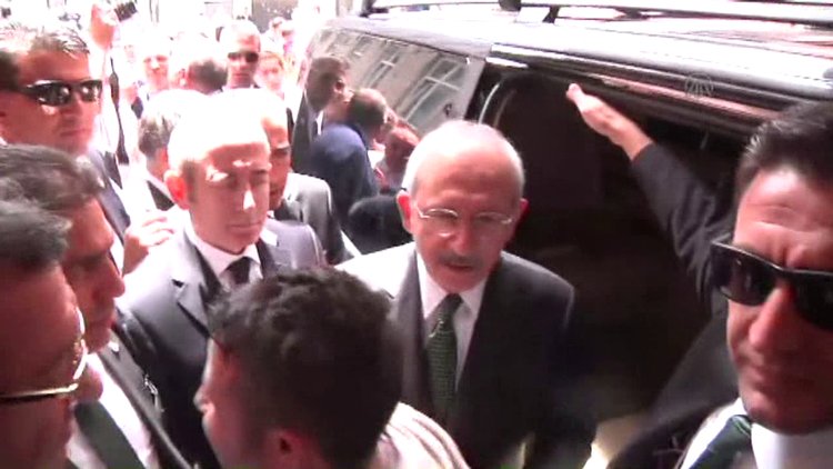 Kemal Kılıçdaroğlu yaralananları ziyaret etti