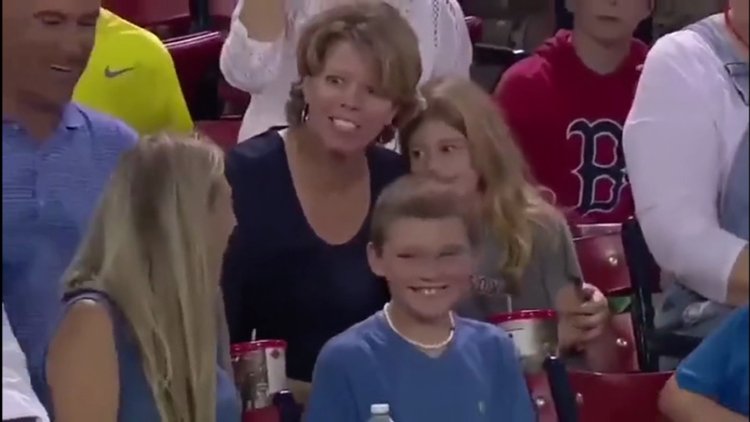 Küçük kızın kalbini böyle fethetti