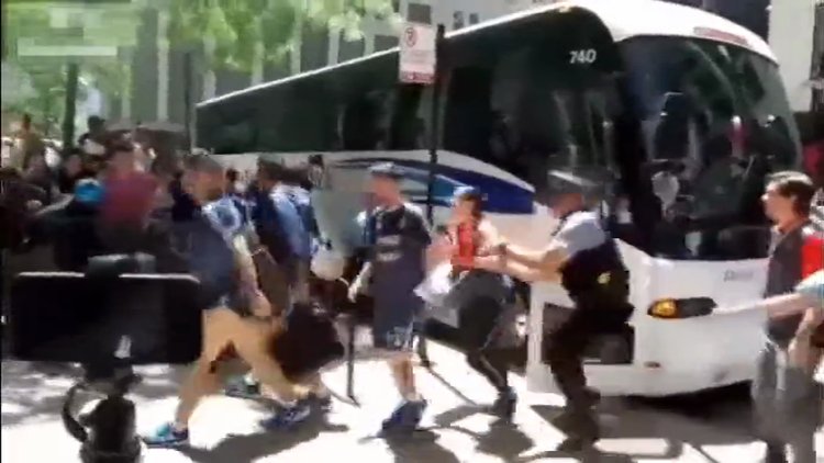 Lionel Messi'ye saldırı anı!