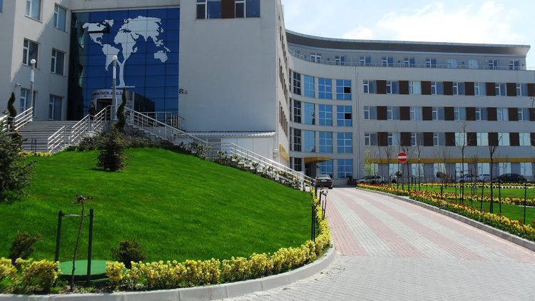 O ÜNİVERSİTEYE KAYYUM