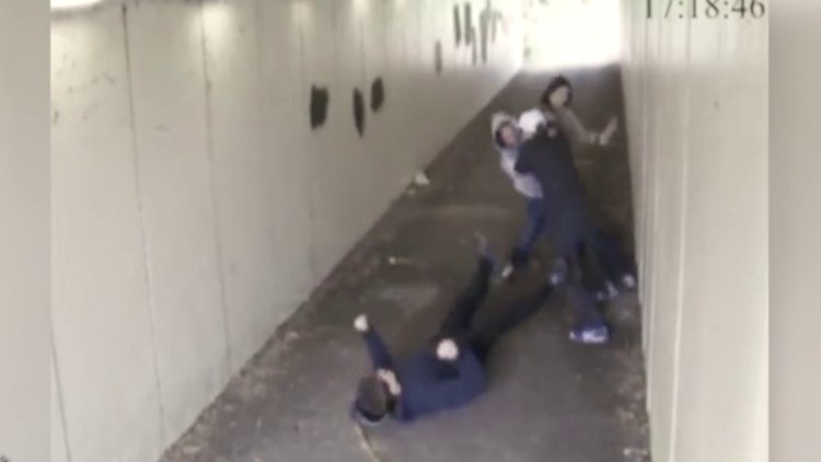 Tek yumrukta nakavt etti!