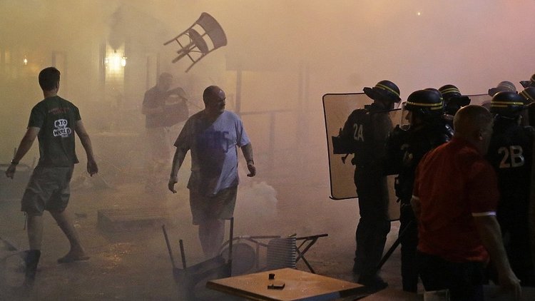 MARSİLYA'YI YAKTILAR