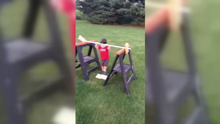 Oğluna parkur hazırlayan süper baba