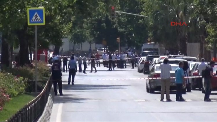 Vezneciler'de şüpheli paket