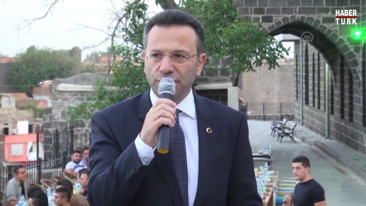 İHH'dan yetim çocuklara iftar