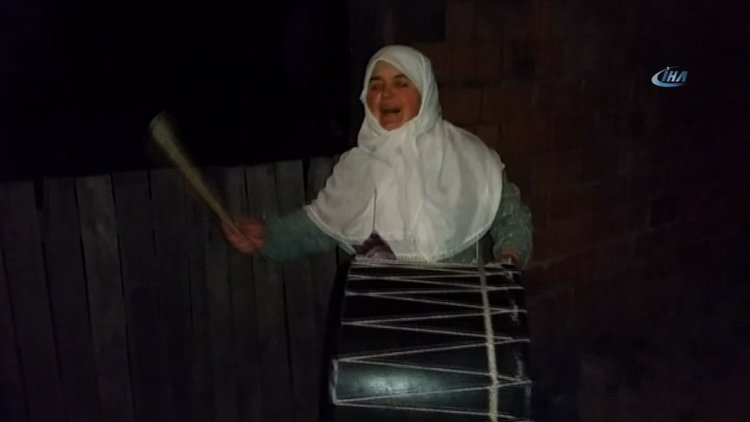 Bu köyü sahura kadın davulcu kaldırıyor