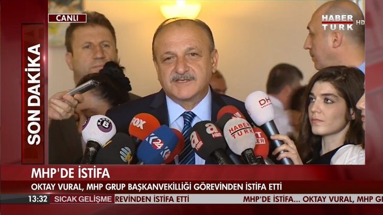 Oktay Vural istifa etti