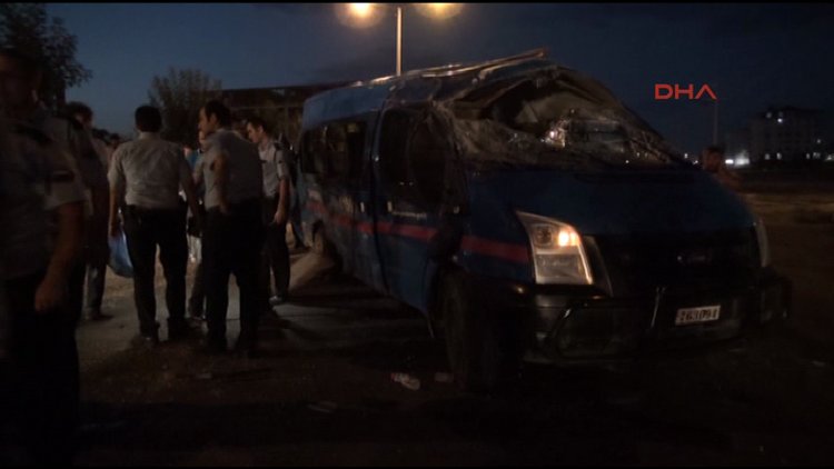 Şanlıurfa Siverek'te kaza: 5'i asker 12 yaralı