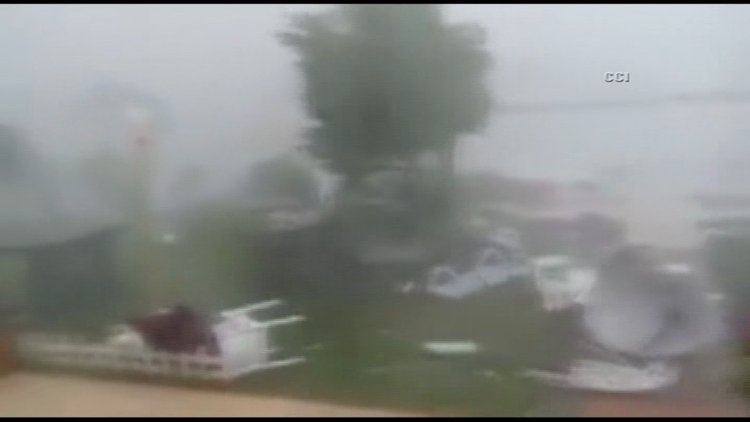 Şiddetli fırtına amatör kameraya böyle yansıdı