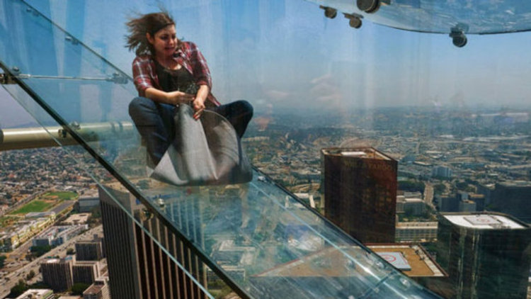 Tüyler ürperten cam kaydırak