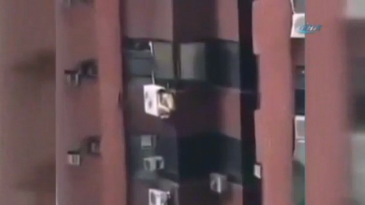 Sevgilisinin kocasına yakalanmamak için...