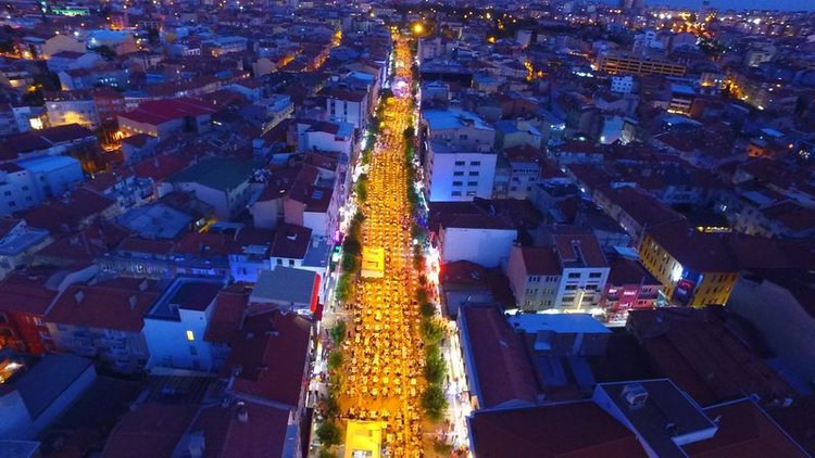 Türkiye'nin en büyük iftar sofrası