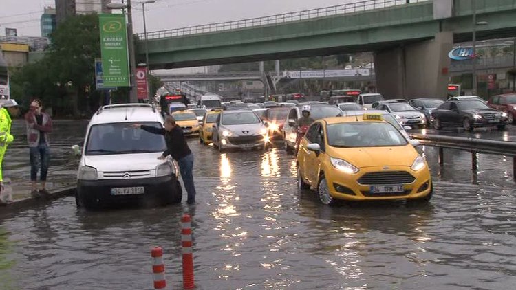 İstanbul'da bayram yağmuru