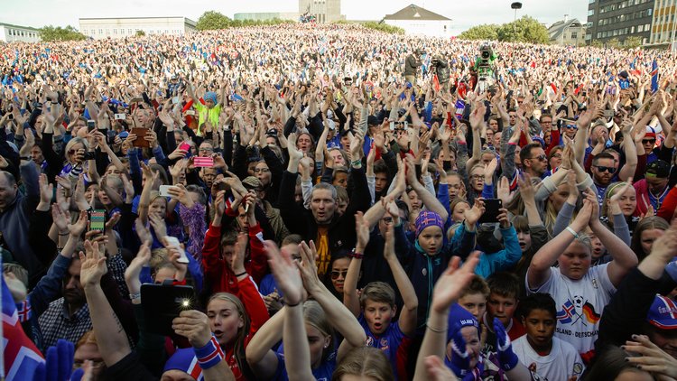 İzlanda şampiyonlar gibi!