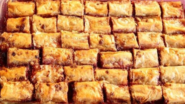 Susam Ailesi'nin Bayram Menüsünden Tahinli Vişneli Baklava