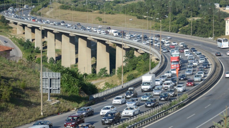 Ramazan Bayramı tatili dönüşleri başladı, trafik yoğun