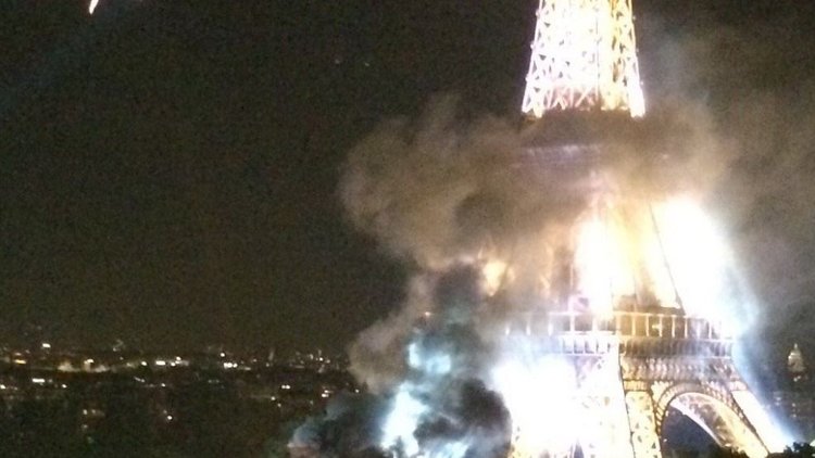 Eyfel Kulesi yakınlarında dumanlar yükseldi