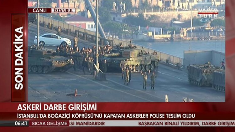 Boğaziçi Köprüsü'nde askerler teslim oldu