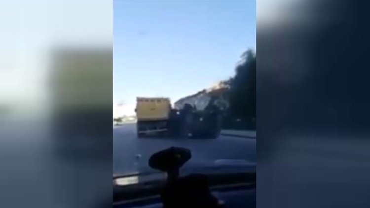 Belediye kamyonu tanka böyle engel olmaya çalıştı