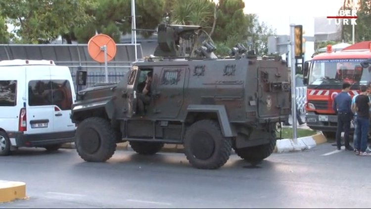 Yeşilköy'de Hava Harp Okulu'na operasyon