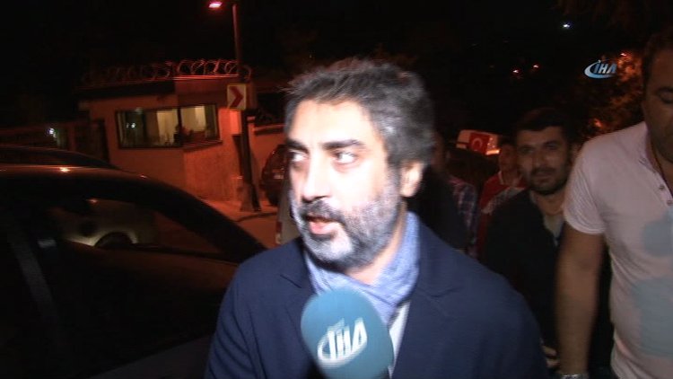 Necati Şaşmaz darbe girişimini protesto etti