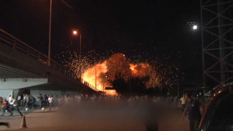 Darbe girişiminde Ankara Emniyeti'ne yapılan saldırı anı