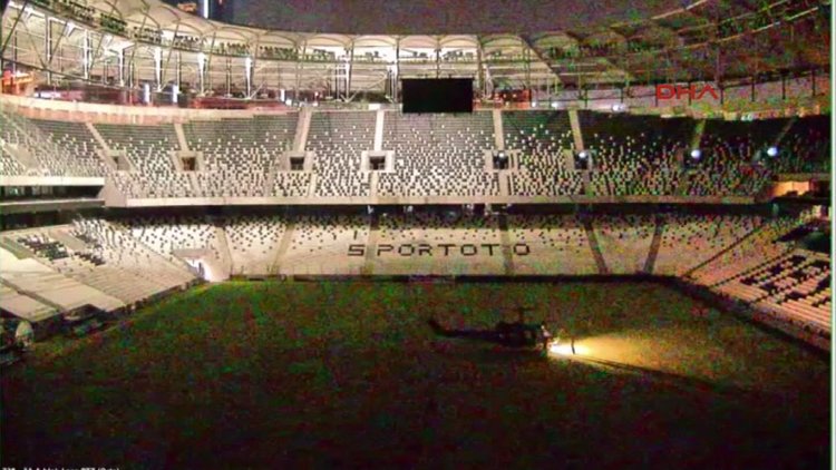 Darbe girişimindeki askerler Vodafone Arena'ya helikopterle indi