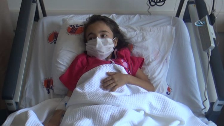 Böbreğini küçük kızına bağışladı