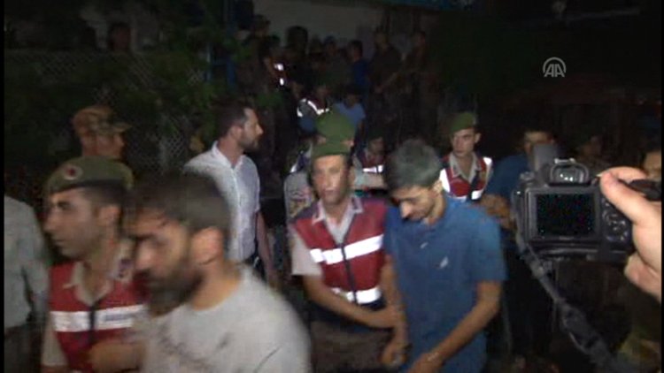 Kaçak darbeci askerler Muğla'ya sevk edildi