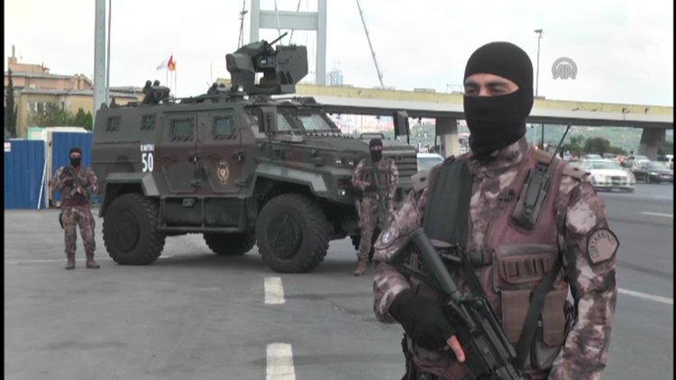 Özel harekat polisleri o geceyi anlattı,"Sabahın ilk ışıklarına kadar çarpıştık"