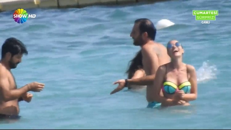 Burak Özçivit ile Fahriye Evcen'in Çeşme kaçamağı