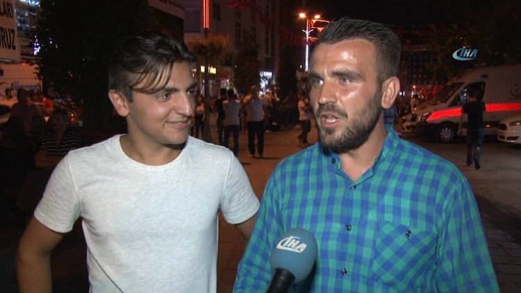 Yenikapı'daki mitinge katılmak için 4 saat yüzdüler