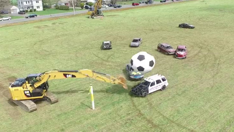 Araçlarla futbol oynanırsa nasıl olur?