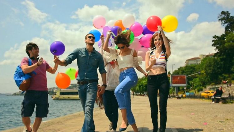 Arkadaşlar İyidir yakında Show TV'de!