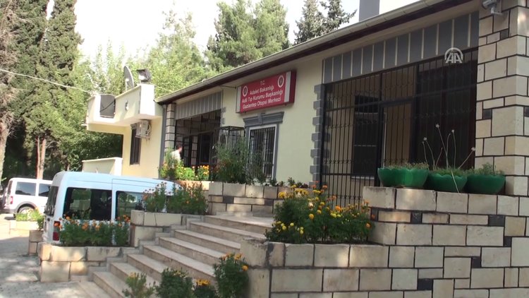 Kayınvalidesini öldürdü, eşini yaraladı