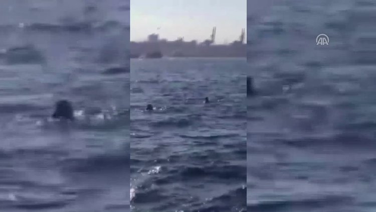 Sahil güvenlik teknesinin alabora olması sonrasında yaşananlar amatör kamerada