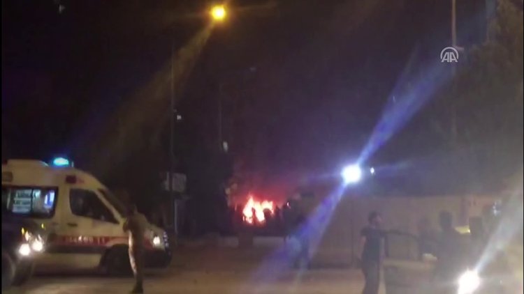 Polis merkezinin yakınında patlayıcı yüklü patlatıldı