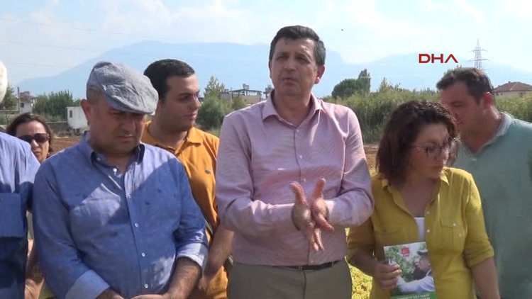 CHP milletvekilleri, üzüm üreticileriyle biraraya geldi