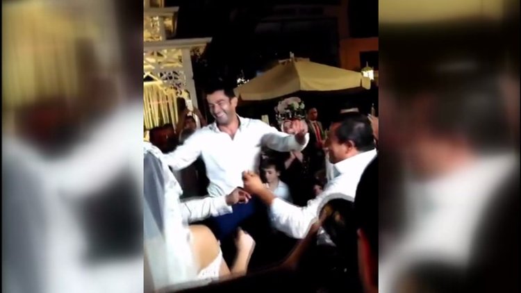 Kenan İmirzalıoğlu düğünde oynadı