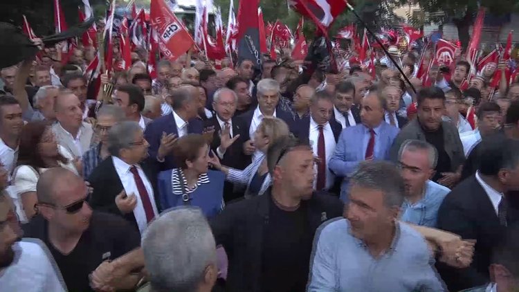 Kılıçdaroğlu, 30 Ağustos Zafer Bayramı Büyük Yürüyüşü'ne katıldı