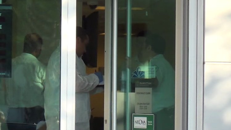 Mesai bitiminde banka soygunu teşebbüsü kilitli kapıya takıldı