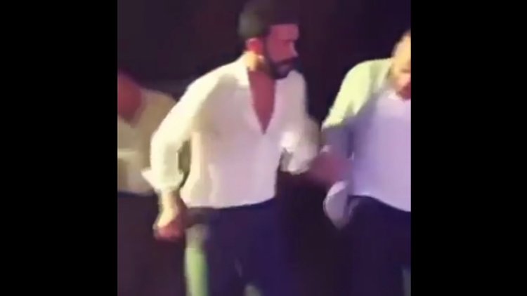Barış Arduç düğünde böyle oynadı