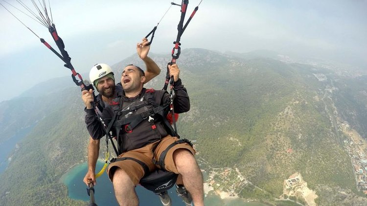 Mugla Da Ilk Defa Parasutle Atlayan Tatilci Krize Girdi Video