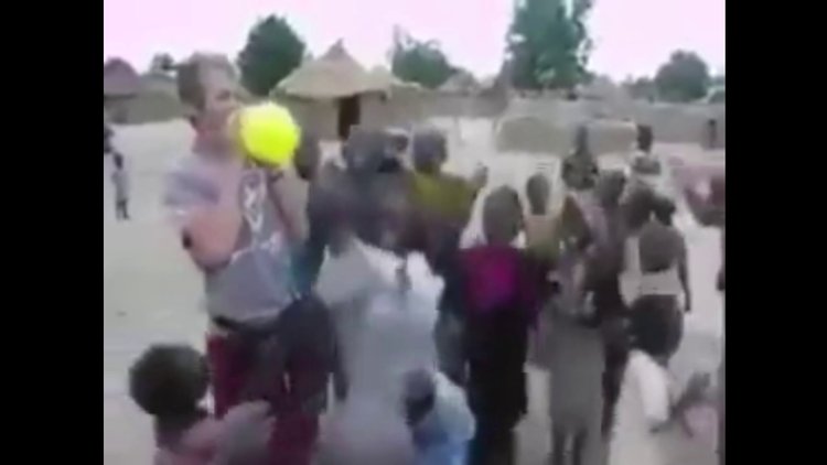 İlk defa balon gören Afrikalı çocuklar