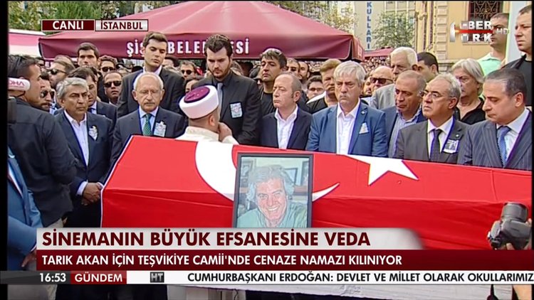 Tarık Akan son yolculuğuna uğurlandı