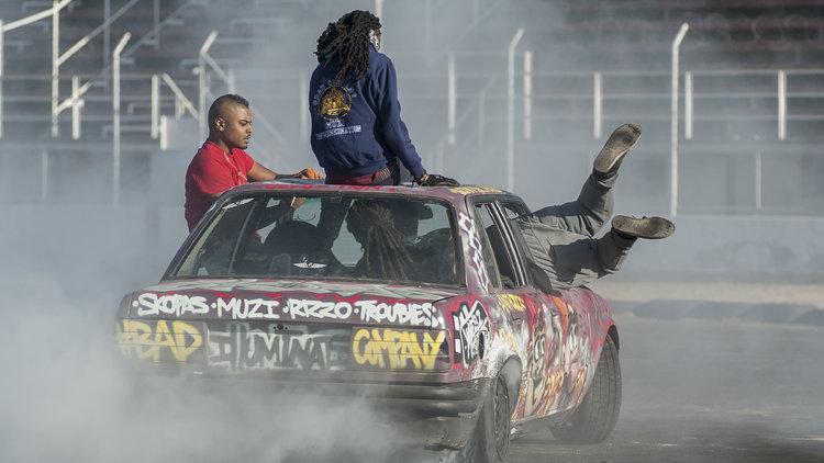 Güney Afrikalı gençlerden drift şov