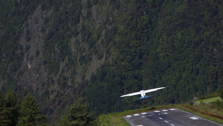 Dünyanın en tehlikeli havaalanı!