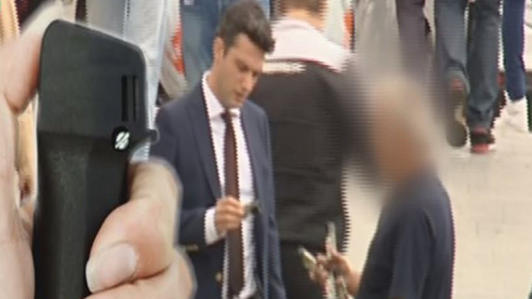 Seyyar satıcıdan biber gazı!