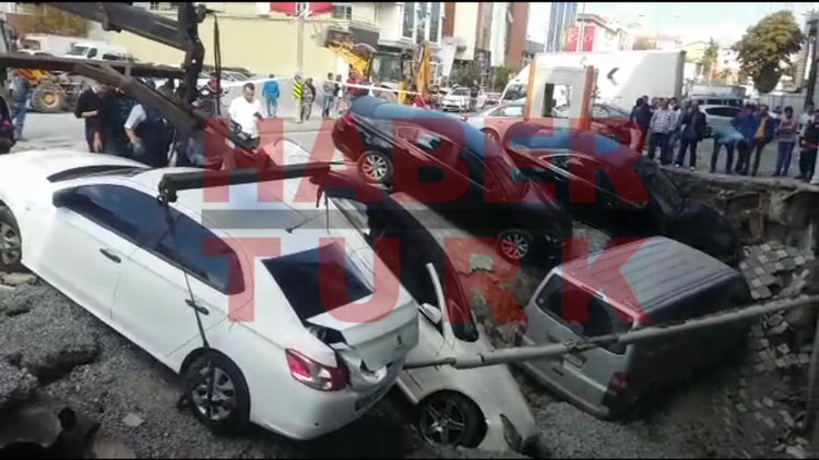 Merter'de yol çöktü